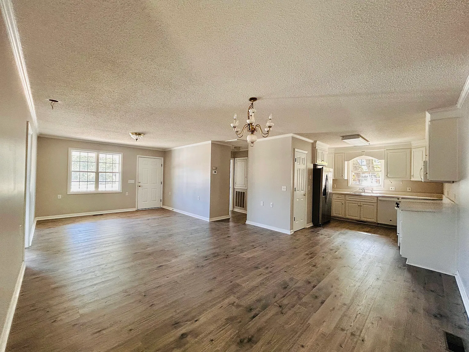 2 bed, 1324 sqft, $1,700 — Photo 3