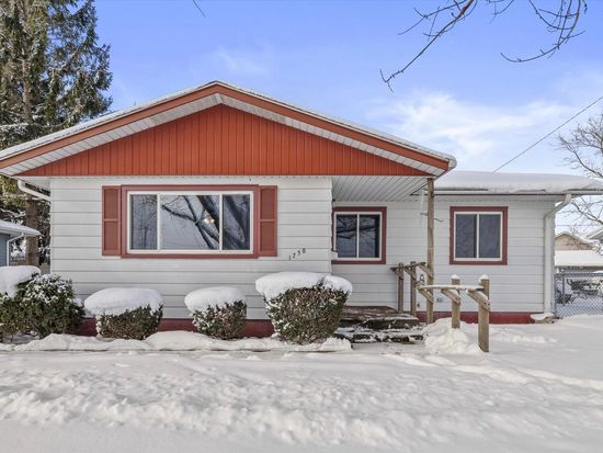 1730 New STREET, Union Grove, WI 53182