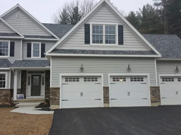 7 Pine Hollow Dr, Schenectady, NY 12302