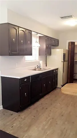 1540 Queens Dr — Photo 10