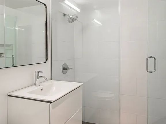 4th image of 161 W 16th St APT 6