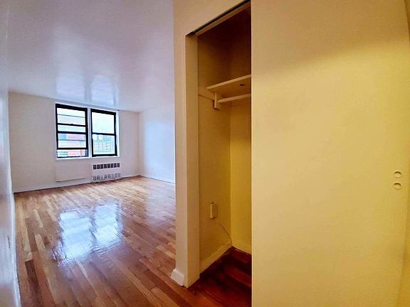 5th image of 288 W 238th St APT 4F