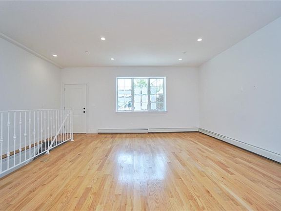 5th image of 140 Bay 22nd St