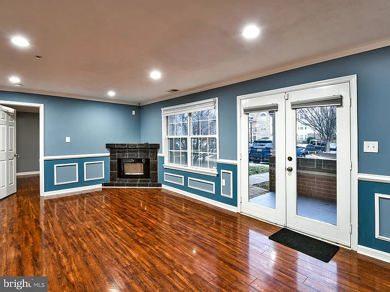9720 Lake Pointe Ct #102 — Photo 8