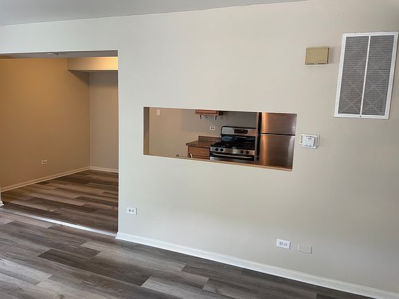 4th image of 10S421 Echo Ln APT 2F