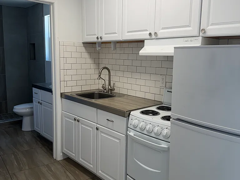 2065 Rebecca St #A — Photo 5