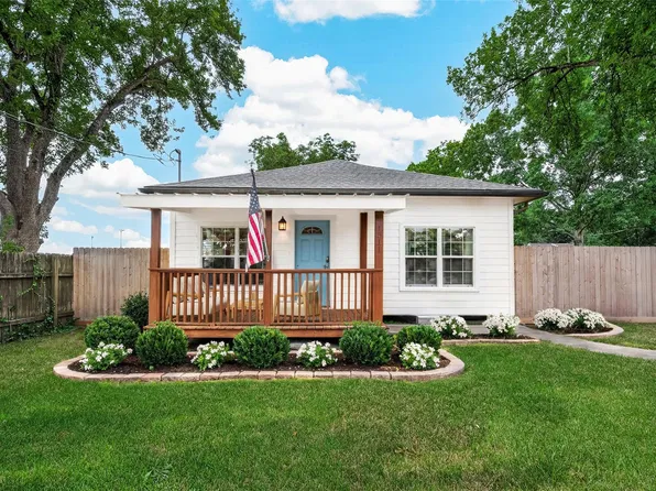 1511 W Dumble St, Alvin, TX 77511