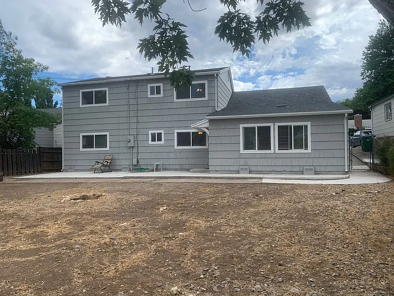 902 Munley Dr — Photo 17