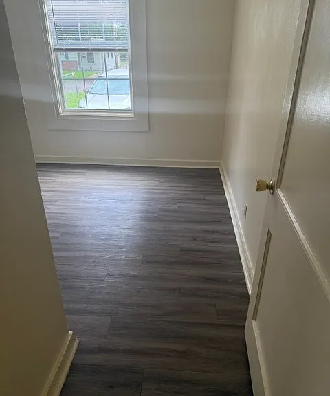 712 W 69th St — Photo 11