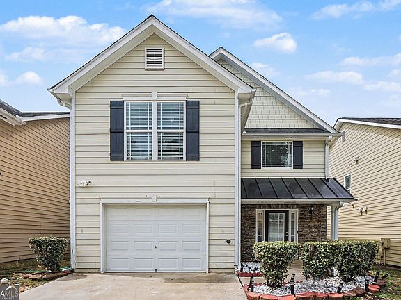 3rd image of 2025 Briar Creek Ct NE