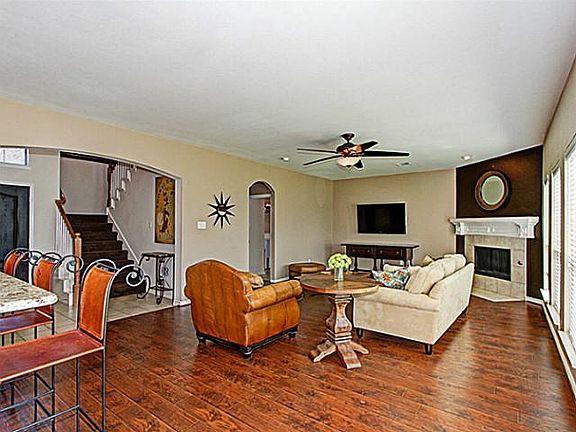 2nd image of 3932 La Tierra Linda Trl
