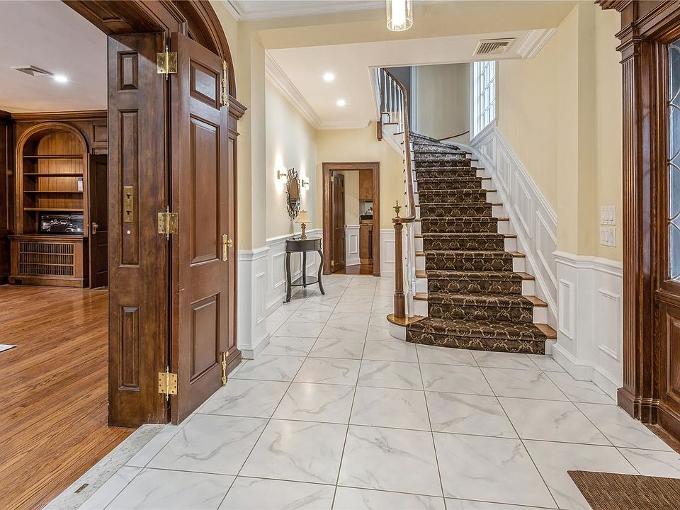 12 Hemlock Ct, Laurel Hollow, NY 11771 Zillow