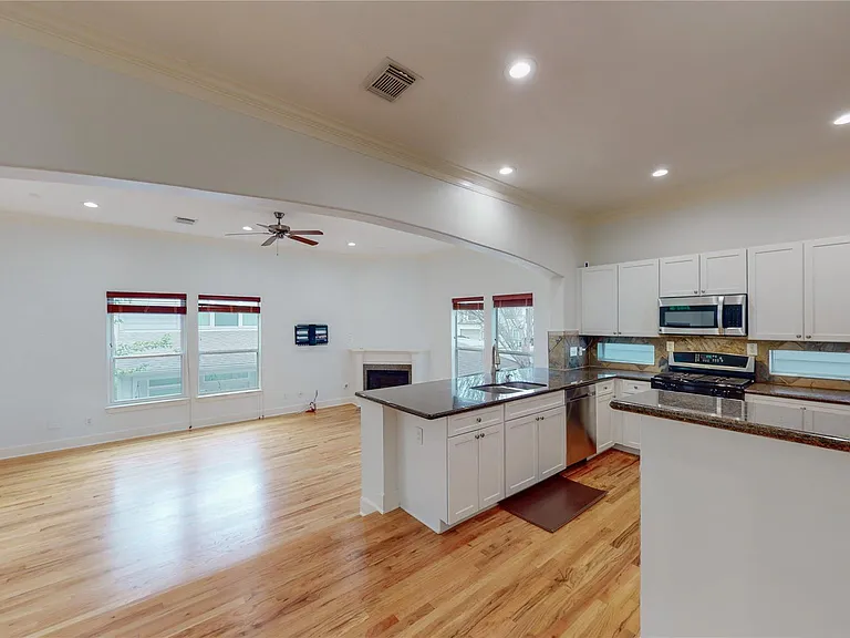 5843 Petty St #C — Photo 7