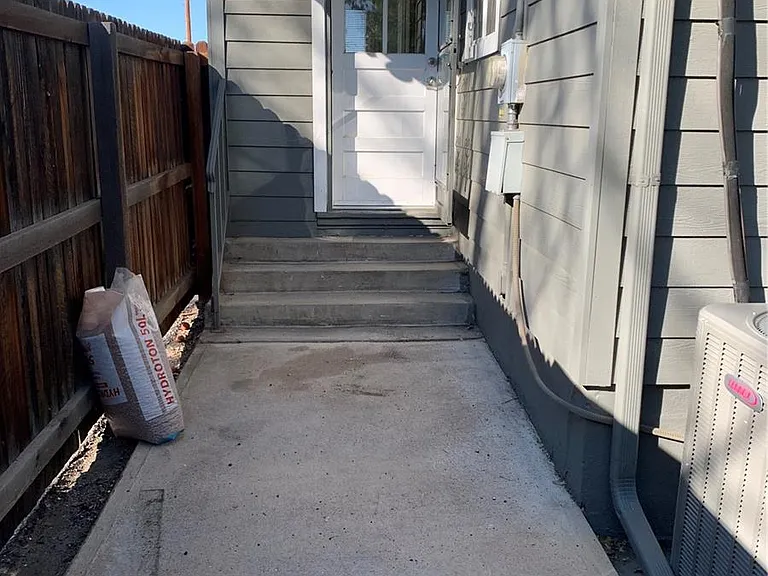 4385 Benton St — Photo 29