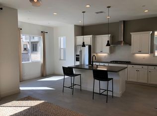 527 Daniel Freeman Cir, Inglewood, CA 90301