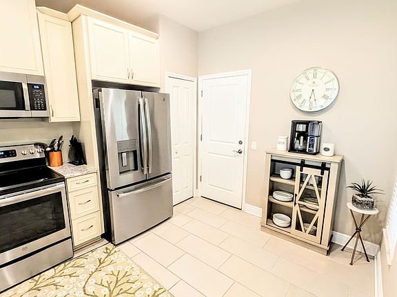 5th image of 5157 78th Street Cir E