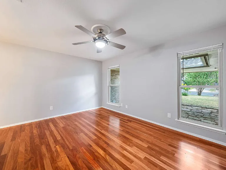 10502 Spicewood Pkwy — Photo 18