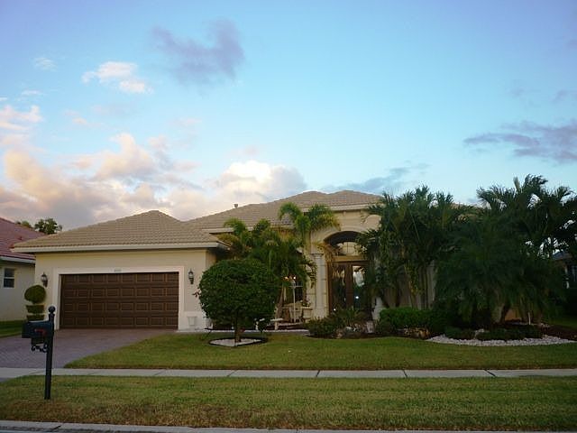 Fabulous Split Floorplan 4 BR/3BA