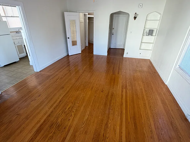 1143 McKinley Ave #1 — Photo 4