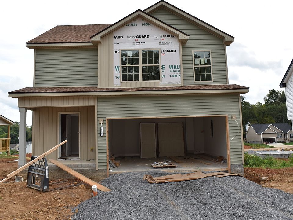 1st image of 64 Chestnut Dr