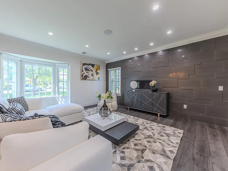 2150 S El Molino Ave — Photo 5