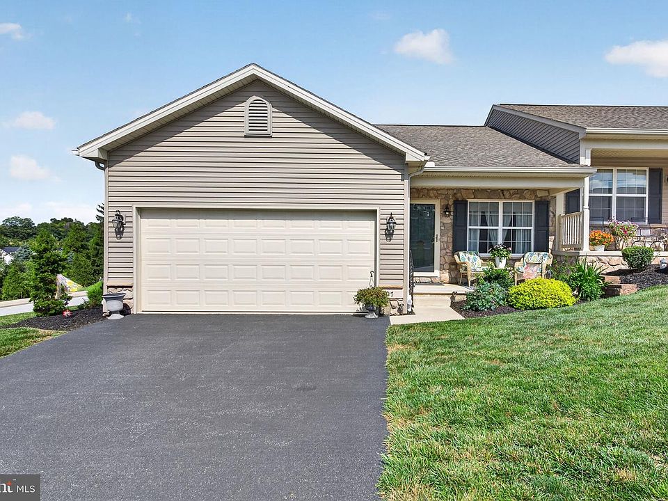 1st image of 107 Shetland Dr #106