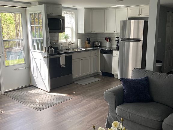 3rd image of 524 1st Ave #2