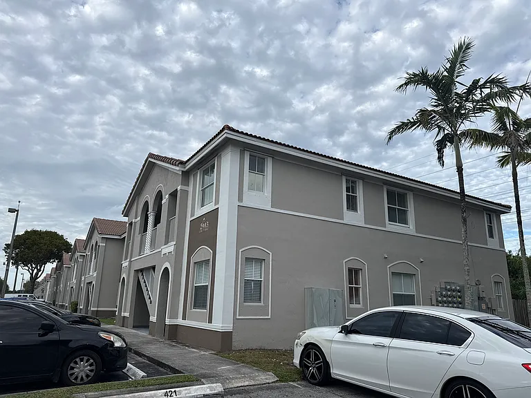 2903 SE 17th Ave — Photo 3