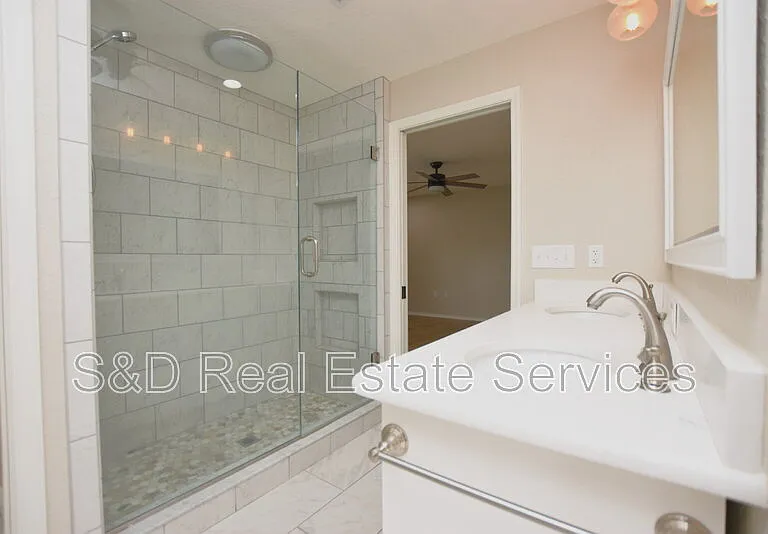 1606 Taylor Landing Dr — Photo 24