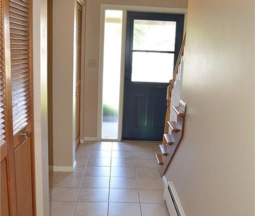 5th image of 38 Ellsworth Dr