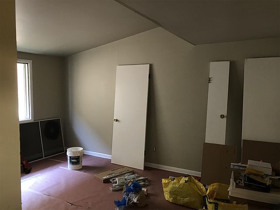 2nd image of 3338 S Whitnall Ave APT 10