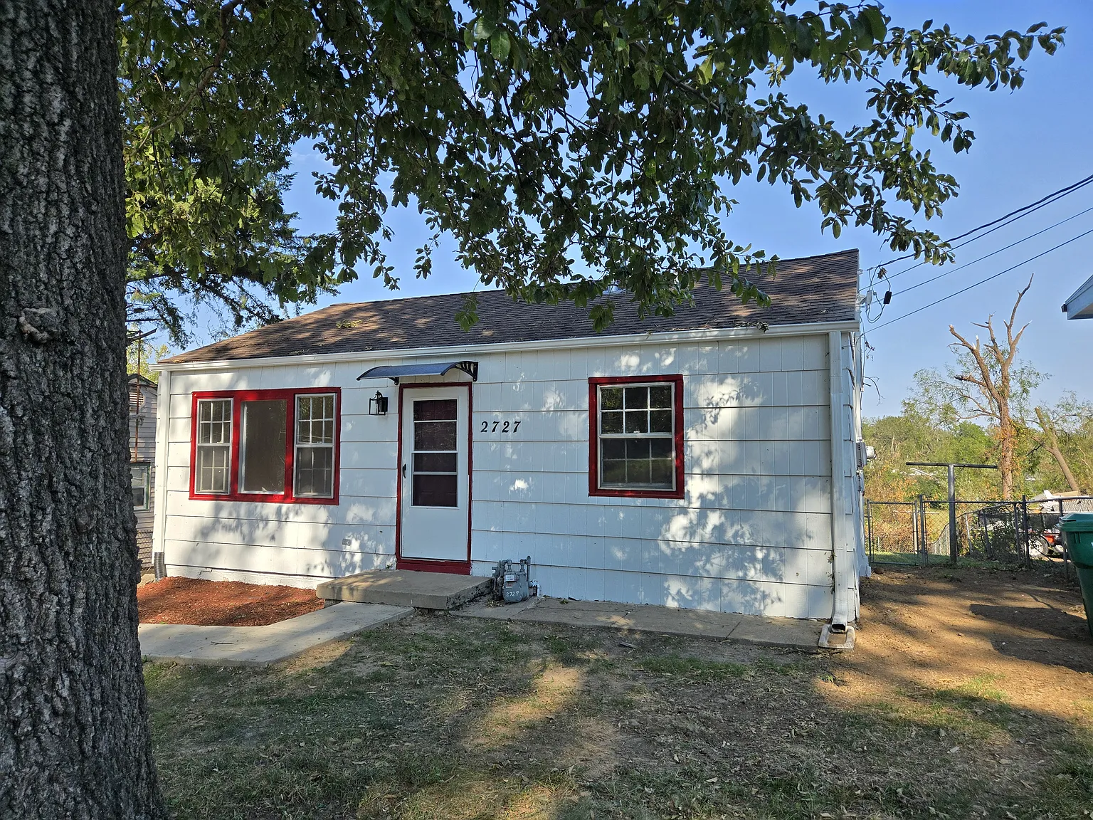 2 bed, 850 sqft, $1,400 — Photo 2