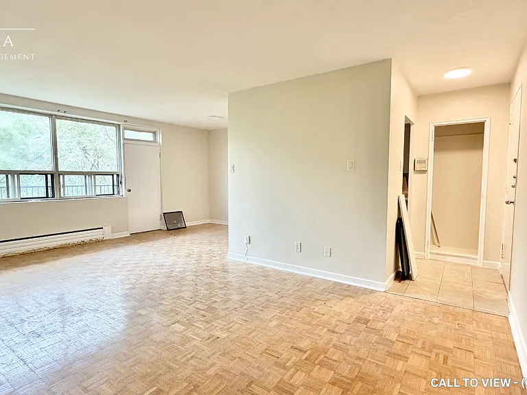 24 Pinehill Cres #407 — Photo 3