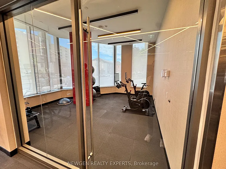 212 King William St #1220 — Photo 27