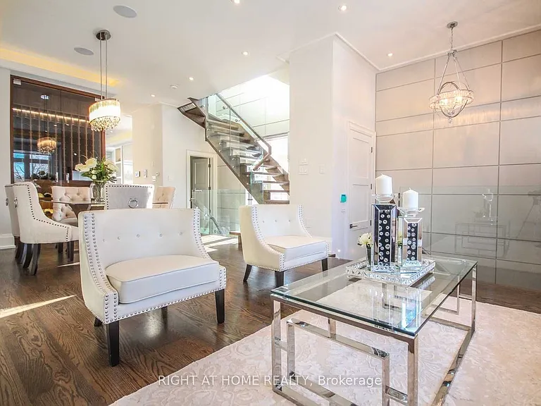 289 Connaught Ave — Photo 3