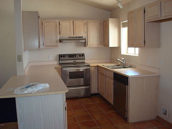 2nd image of 865 Bluecrest Pl