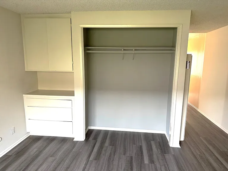 Villa Serena Apts — Photo 7
