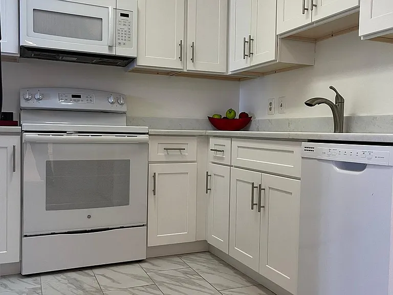 2111 Wisconsin Ave NW #418 — Photo 2