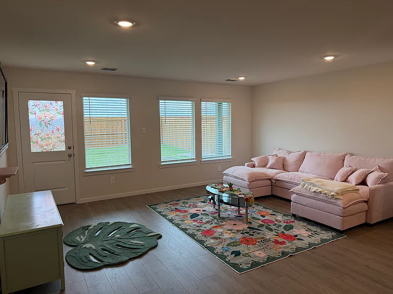 4468 Bonney Ave — Photo 2