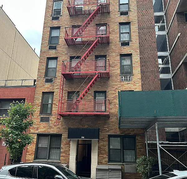 326 E 25th St #5D — Photo 11