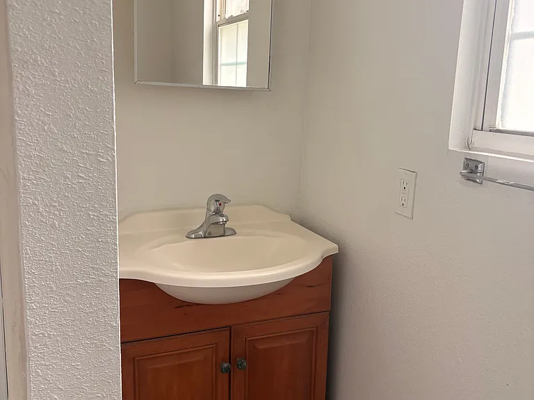 322 Bellevue Ave #4 — Photo 7