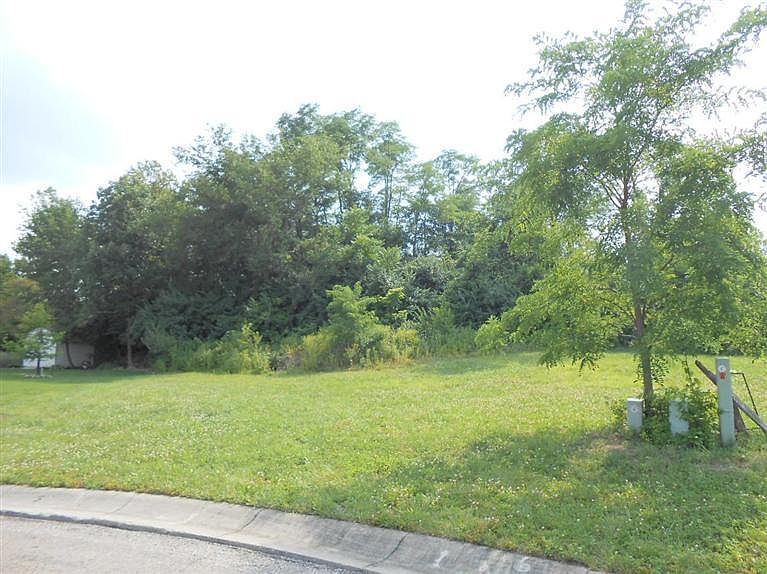 2nd image of 31106 Beatrice Ln