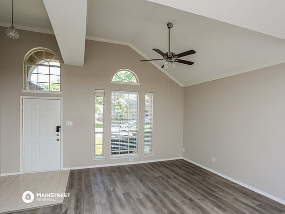 3rd image of 1531 Summers Dr
