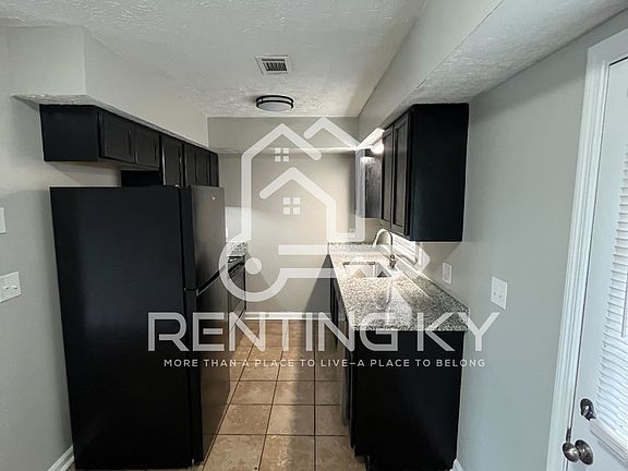3rd image of 1639 Foxhaven Dr