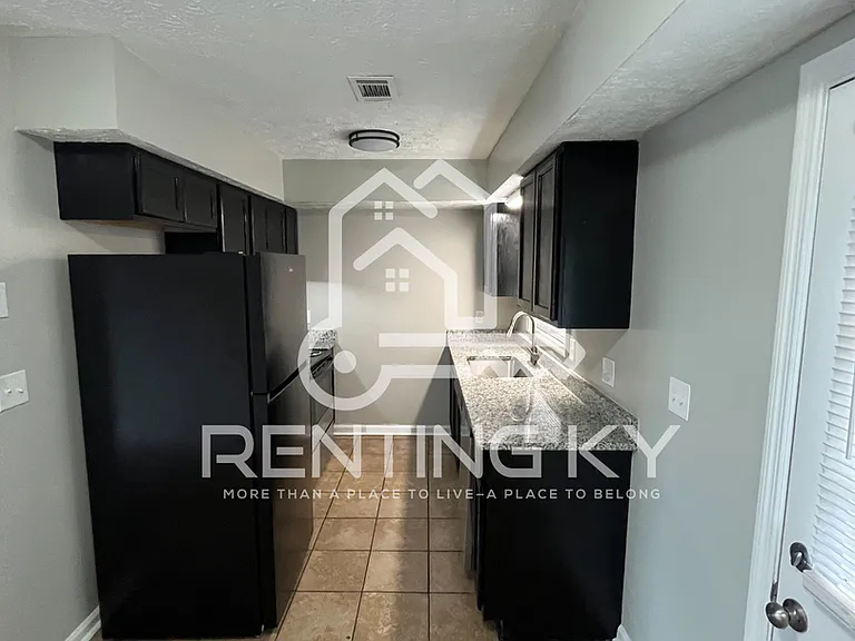 1639 Foxhaven Dr — Photo 3
