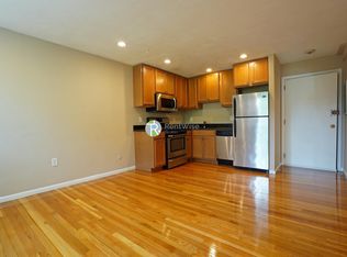 360 Market St APT 12, Brighton, MA 02135