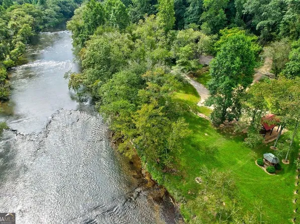 73 River St, Blue Ridge, GA 30513