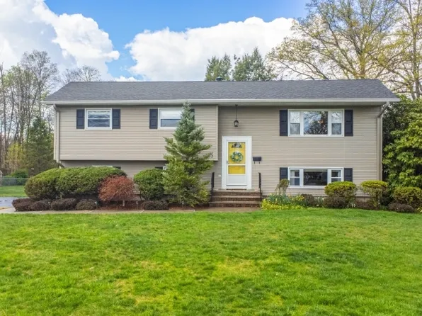 12 Henry St, Roxbury Twp., NJ 07876