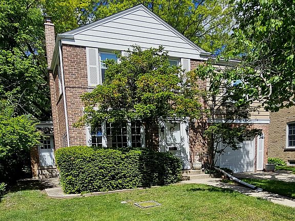 2nd image of 520 Warren Ave