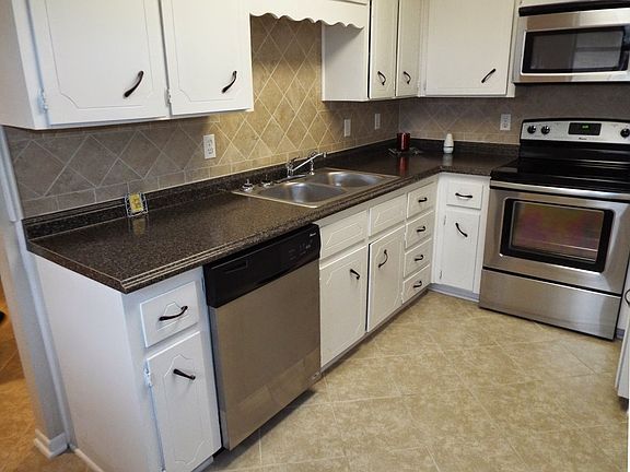 3rd image of 407 Orchid Dr